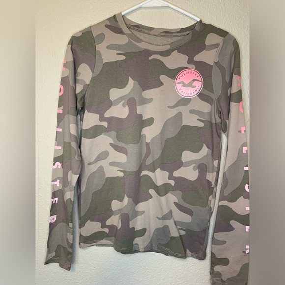 Hollister Long Sleeve Small Camo Shirt Excellent Condition Pink Lettering - Picture 4 of 12